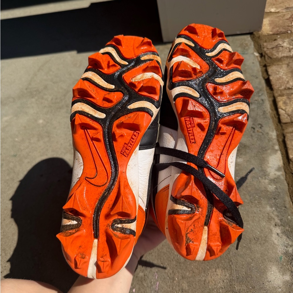 Jordan’s 1 football or baseball cleats orange and black - Picture 4 of 4
